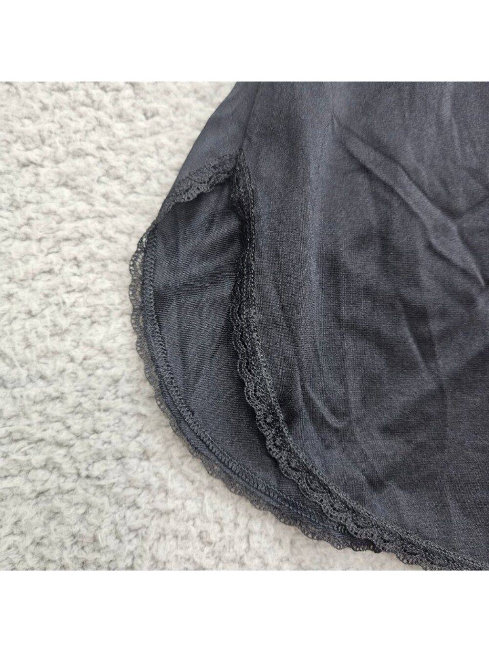 Vanity Fair Black Half Slip Skirt Nylon Lace Hem 16" Medium mini length - Picture 4 of 6